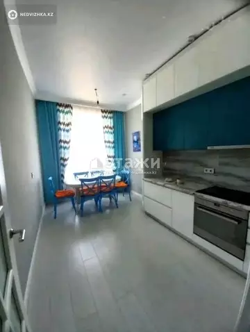 3-комнатная квартира, этаж 8 из 10, 80 м²