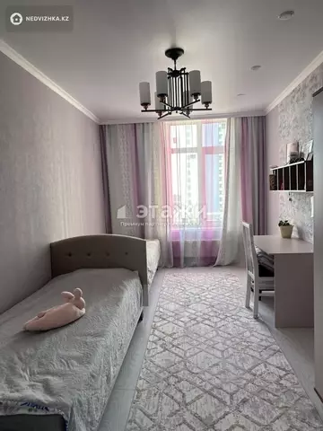 3-комнатная квартира, этаж 6 из 19, 82 м²