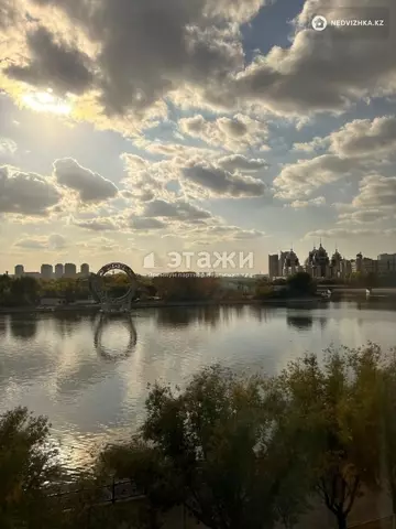 5-комнатная квартира, этаж 5 из 8, 260 м²