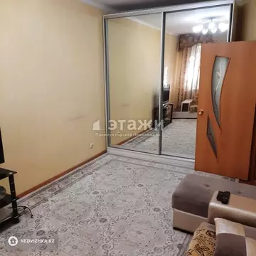 1-комнатная квартира, этаж 2 из 12, 33 м²