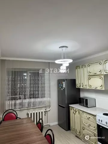 2-комнатная квартира, этаж 6 из 10, 60 м²