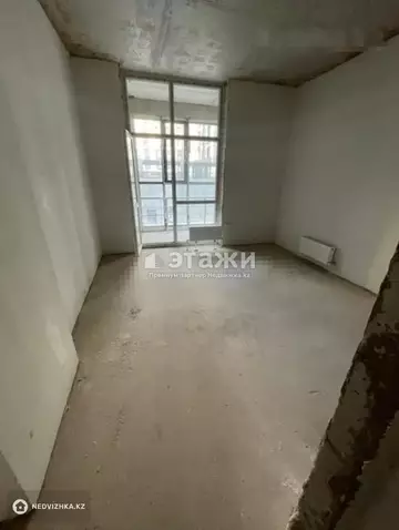 3-комнатная квартира, этаж 1 из 9, 93 м²