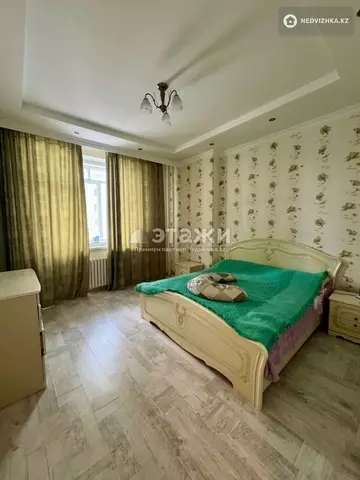 3-комнатная квартира, этаж 2 из 10, 121 м²