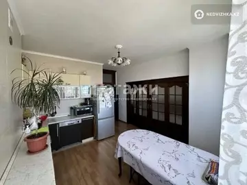3-комнатная квартира, этаж 13 из 16, 130 м²