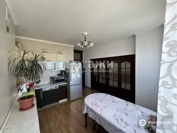 3-комнатная квартира, этаж 13 из 16, 130 м²