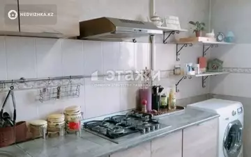 2-комнатная квартира, этаж 3 из 5, 54 м²