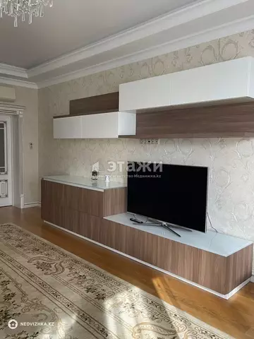 3-комнатная квартира, этаж 7 из 17, 140 м², на длительный срок