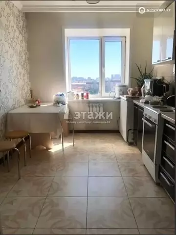 3-комнатная квартира, этаж 10 из 13, 82 м²