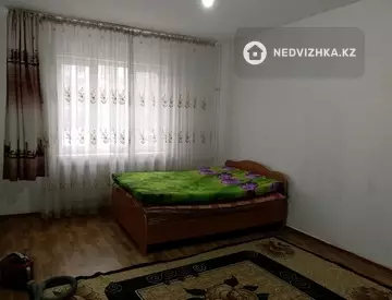 3-комнатная квартира, этаж 1 из 9, 90 м², на длительный срок