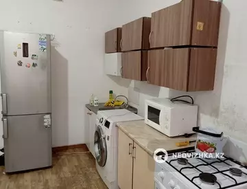 3-комнатная квартира, этаж 1 из 9, 90 м², на длительный срок