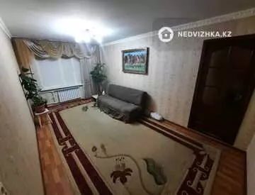 4-комнатная квартира, этаж 4 из 6, 92 м²