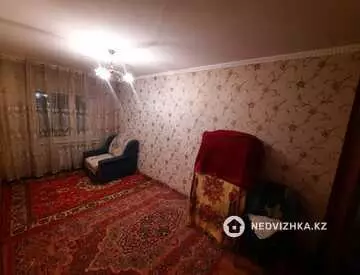 4-комнатная квартира, этаж 4 из 6, 92 м²