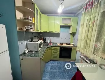 3-комнатная квартира, этаж 3 из 5, 69 м², на длительный срок
