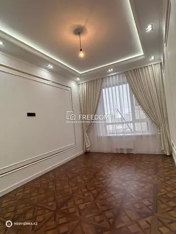 1-комнатная квартира, этаж 8 из 12, 37 м²