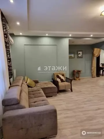 3-комнатная квартира, этаж 1 из 10, 133 м²