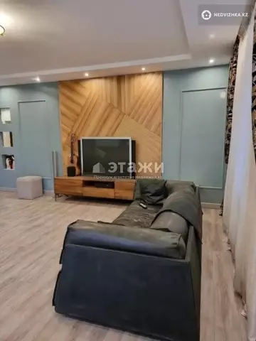 3-комнатная квартира, этаж 1 из 10, 133 м²