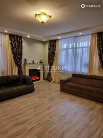 3-комнатная квартира, этаж 1 из 10, 133 м²