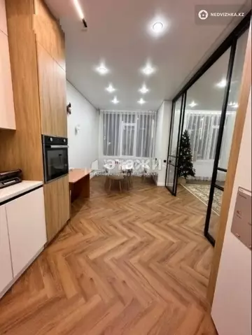 3-комнатная квартира, этаж 8 из 18, 103 м²