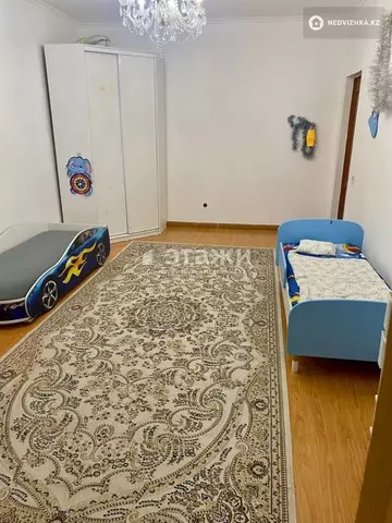 3-комнатная квартира, этаж 9 из 9, 91 м²