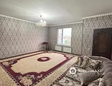 3-комнатная квартира, этаж 4 из 4, 104 м²