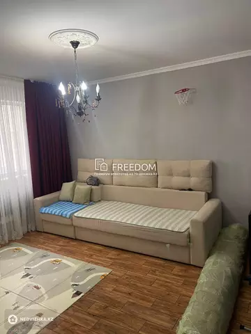 2-комнатная квартира, этаж 8 из 12, 64 м²