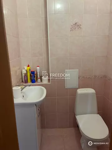 2-комнатная квартира, этаж 8 из 12, 64 м²