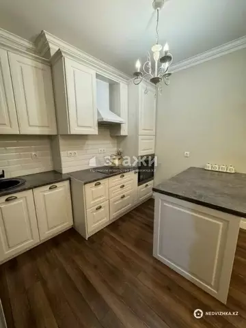 3-комнатная квартира, этаж 12 из 13, 85 м²