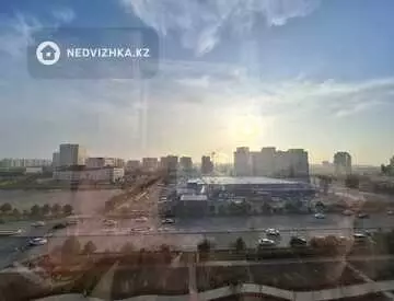 2-комнатная квартира, этаж 8 из 9, 50 м²