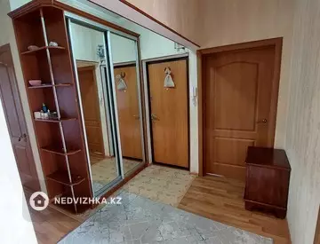 4-комнатная квартира, этаж 3 из 5, 87 м²