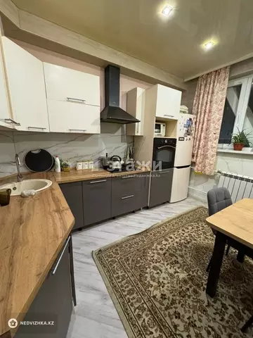 3-комнатная квартира, этаж 1 из 8, 75 м²