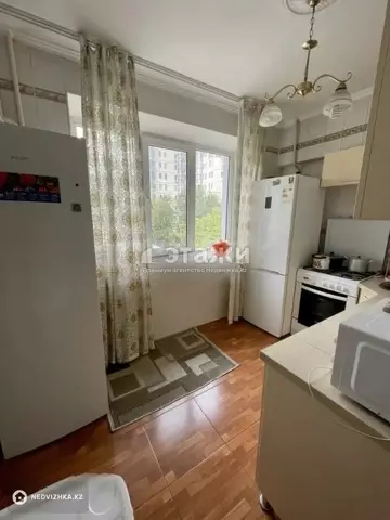 2-комнатная квартира, этаж 3 из 5, 52 м²