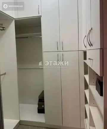 4-комнатная квартира, этаж 2 из 14, 140 м²