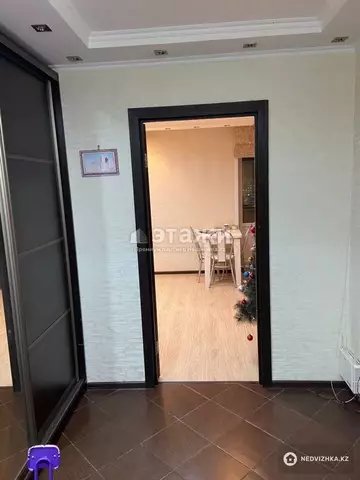 1-комнатная квартира, этаж 10 из 12, 38 м²
