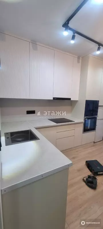1-комнатная квартира, этаж 3 из 12, 38 м², на длительный срок