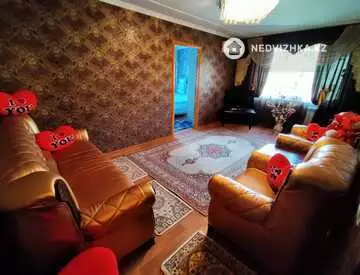3-комнатная квартира, этаж 4 из 5, 60 м², на длительный срок