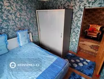 3-комнатная квартира, этаж 4 из 5, 60 м², на длительный срок