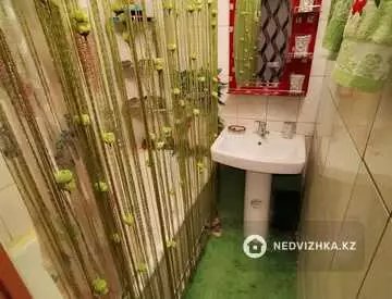 3-комнатная квартира, этаж 4 из 5, 60 м², на длительный срок