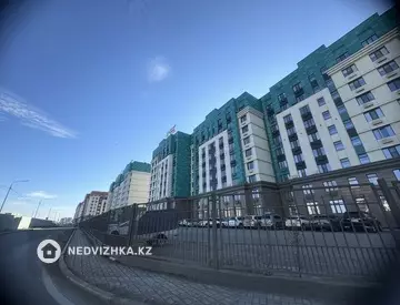 3-комнатная квартира, этаж 9 из 9, 90 м², на длительный срок