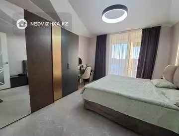 4-комнатная квартира, этаж 4 из 4, 121 м²