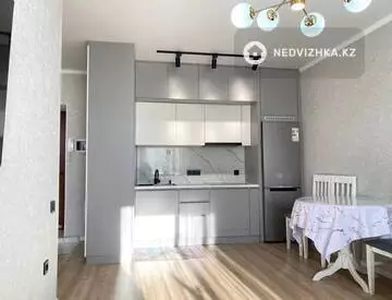 2-комнатная квартира, этаж 9 из 9, 38 м²