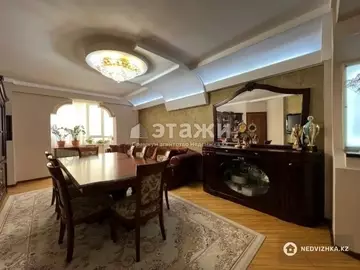 4-комнатная квартира, этаж 3 из 7, 151 м²