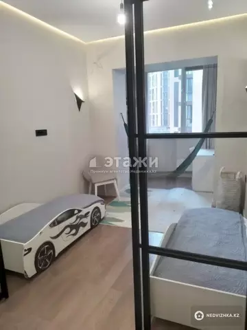 2-комнатная квартира, этаж 4 из 20, 52 м²