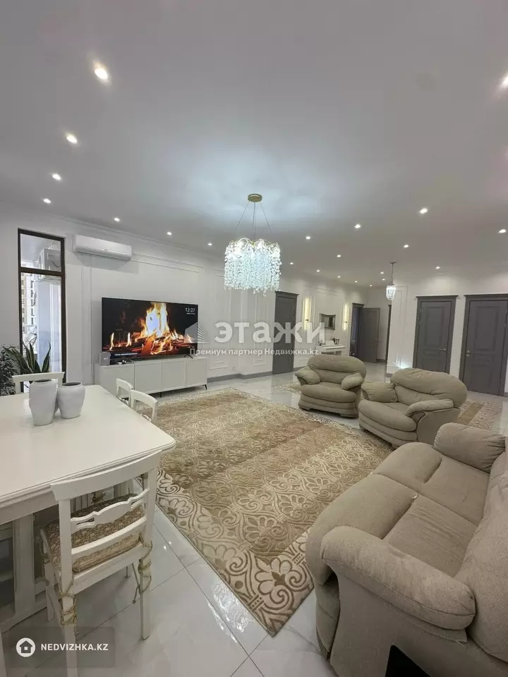 203 м², 3-комнатная квартира, этаж 4 из 6, 203 м², изображение - 1