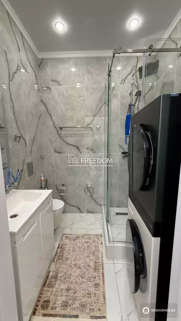 1-комнатная квартира, этаж 9 из 12, 42 м²