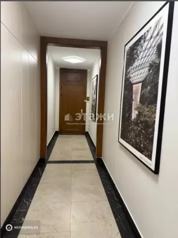 7-комнатная квартира, этаж 17 из 18, 270 м²