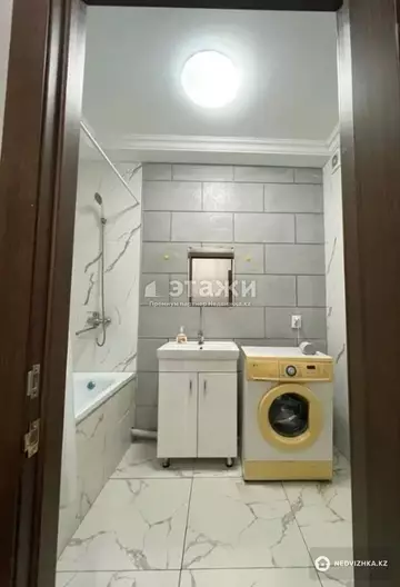 2-комнатная квартира, этаж 3 из 9, 40 м²