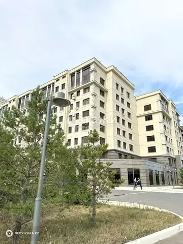 3-комнатная квартира, этаж 3 из 8, 85 м²
