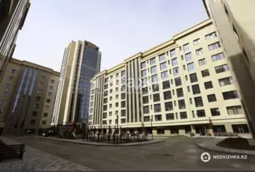 4-комнатная квартира, этаж 8 из 8, 141 м²
