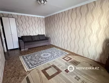 1-комнатная квартира, этаж 3 из 5, 42 м²