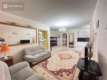 4-комнатная квартира, этаж 6 из 12, 135 м²